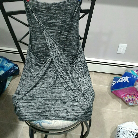 Rag & bone tank - Picture 3 of 3